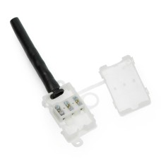 3 kontaktų jungtis su įtempimu 10A / 250V