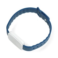 notiOne go! PLUS - a senior wristband with Bluetooth locator