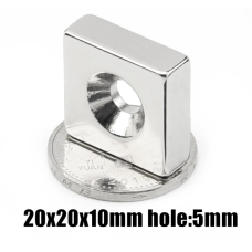 Stačiakampis neodimio magnetas su M5 skyle 20x20x10mm