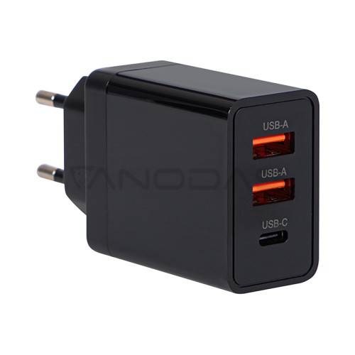 Tinklo įkroviklis USBx2 lizdas + USB-C QC 30W  Tinklo įkroviklis USBx2 lizdas + USB-C QC 30W
